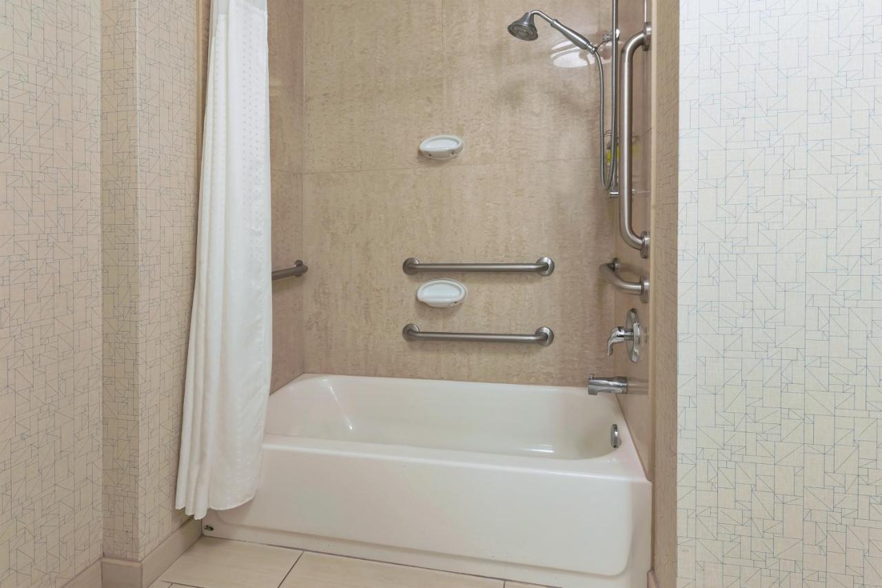 Holiday Inn Express Hotel & Suites Warminster-Horsham By Ihg Camera foto