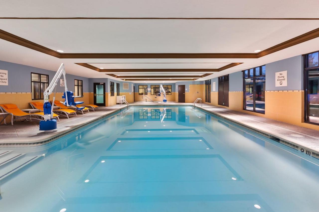 Holiday Inn Express Hotel & Suites Warminster-Horsham By Ihg Esterno foto