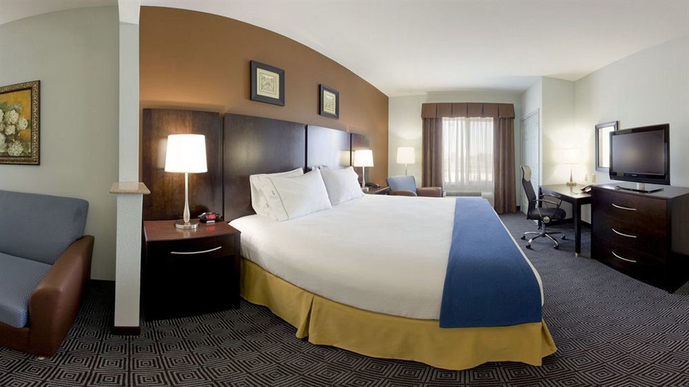 Holiday Inn Express Hotel & Suites Warminster-Horsham By Ihg Esterno foto