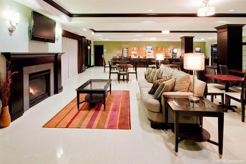 Holiday Inn Express Hotel & Suites Warminster-Horsham By Ihg Esterno foto