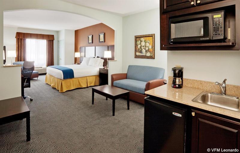 Holiday Inn Express Hotel & Suites Warminster-Horsham By Ihg Esterno foto