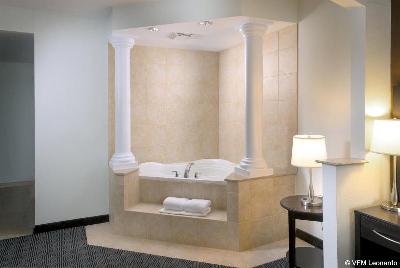 Holiday Inn Express Hotel & Suites Warminster-Horsham By Ihg Esterno foto